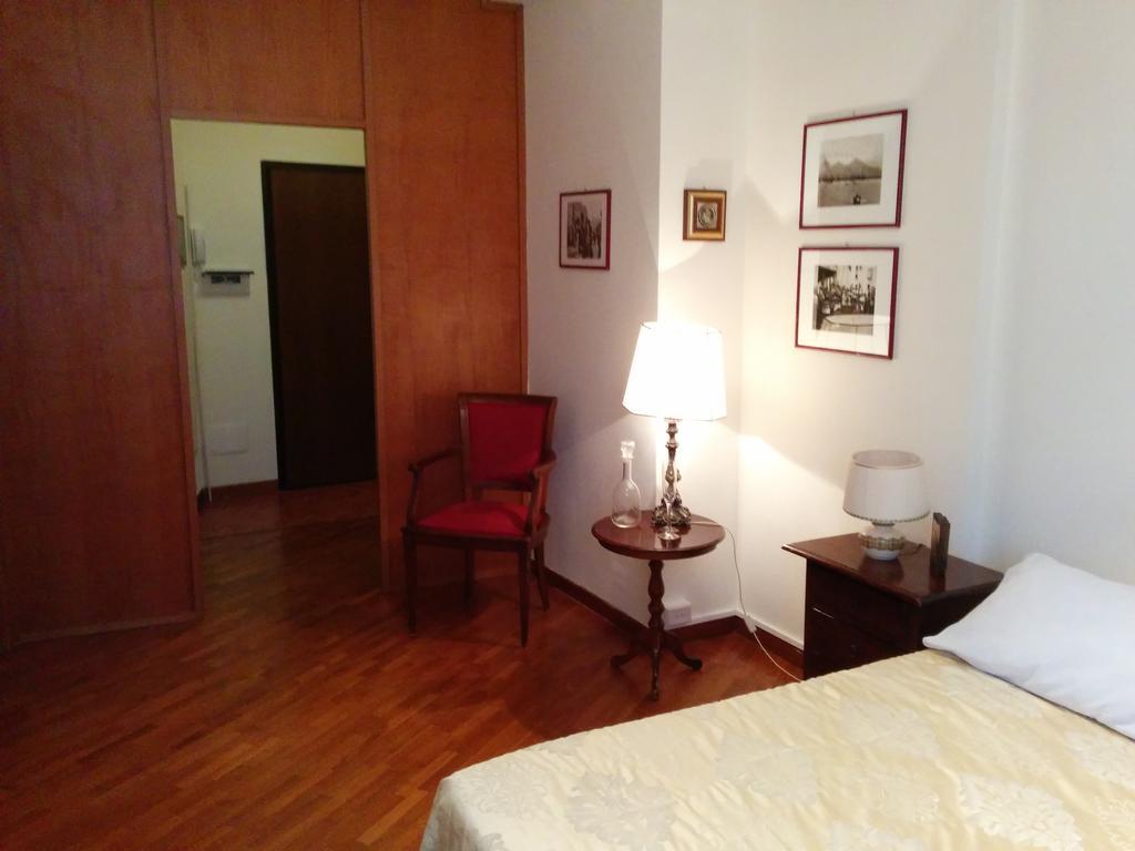 Napoli Porta Di Mare Bed and Breakfast Rum bild