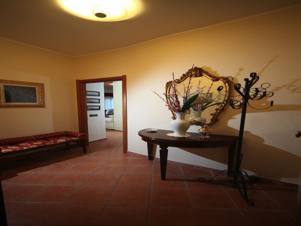 Napoli Porta Di Mare Bed and Breakfast Rum bild