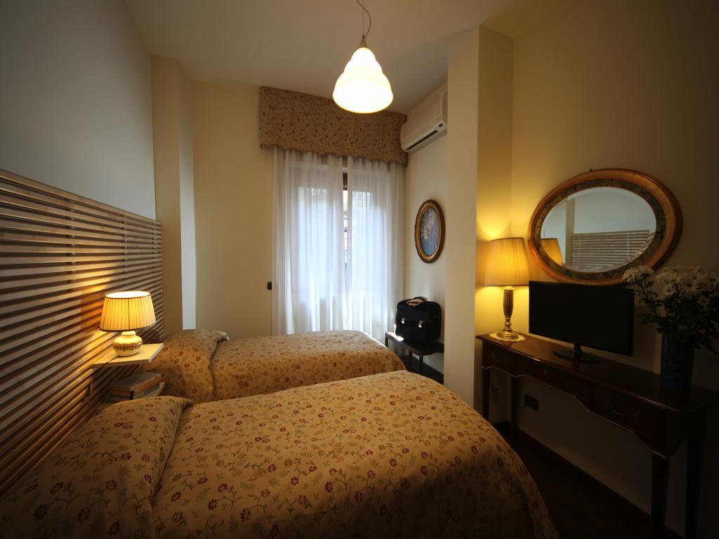 Napoli Porta Di Mare Bed and Breakfast Rum bild